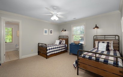 Laurel Landing Lodge 35