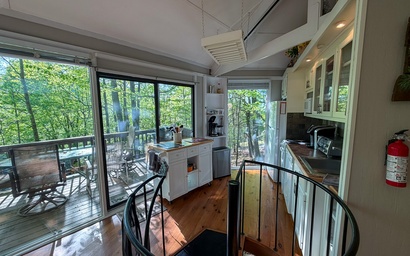Treetopper Knoll Chalet 14