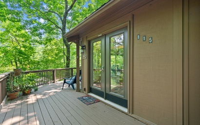 Treetopper Knoll Chalet 18