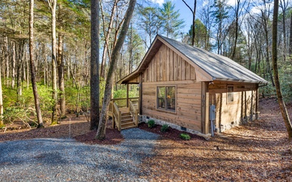 Trail Side Retreat 3