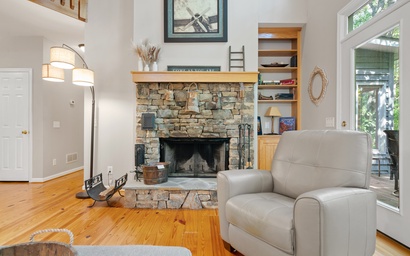 Cozy Mountain Getaway 11