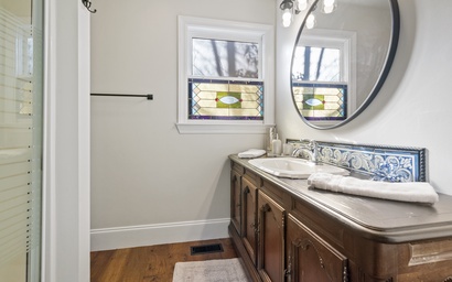 Mountain Retreat by The Stream 32