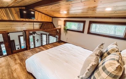 Misty Mountain Treehouse 6