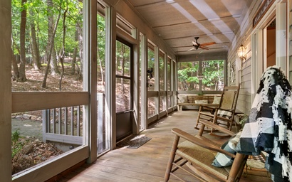 Cozy Mountain Getaway 4