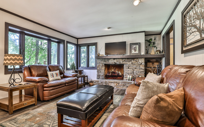 Retreat at Lake Sconti 6