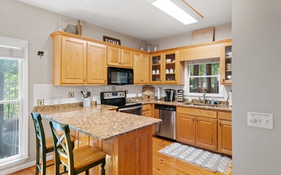 Cozy Mountain Getaway 13