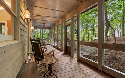 Cozy Mountain Getaway 8