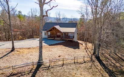 The Peaceful Meadow Cabin 7