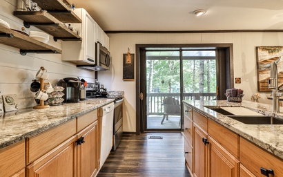 Retreat at Lake Sconti 10