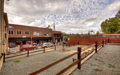 Main Street Cottage 3