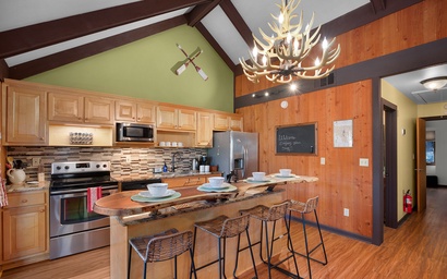 Chickadee's Lake Lookout 12