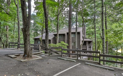 Retreat at Lake Sconti 35