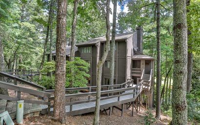 Retreat at Lake Sconti 22