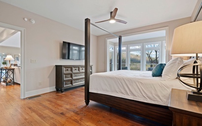 Thrush Turn Manor 18