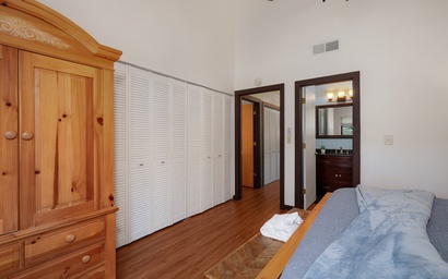 Chickadee's Lake Lookout 24