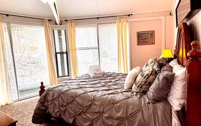 Treetopper Knoll Chalet 15