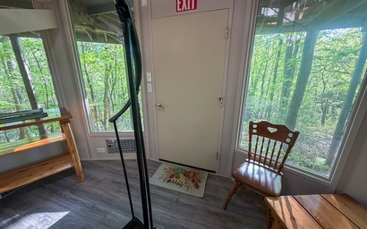 Treetopper Knoll Chalet 20