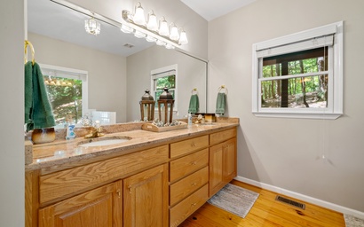 Cozy Mountain Getaway 26