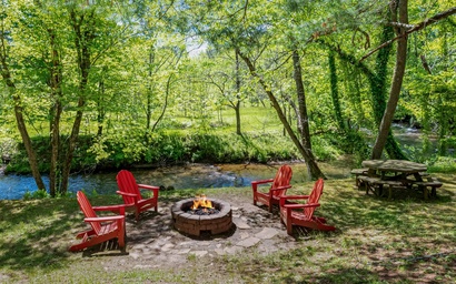 Creek Side Hideaway 4