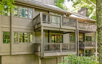 Retreat at Lake Sconti 34