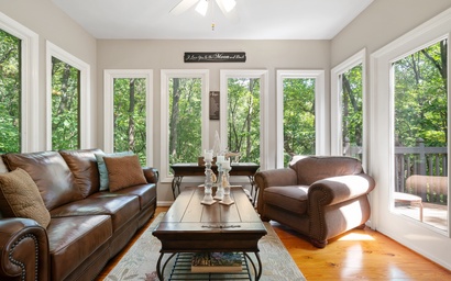 Cozy Mountain Getaway 20