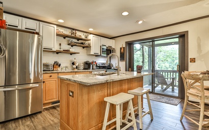 Retreat at Lake Sconti 11