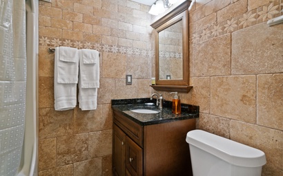 Treetopper Knoll Chalet 12