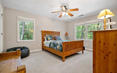 Cozy Mountain Getaway 32