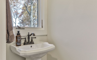 Enchanted Mountain Hideaway 40