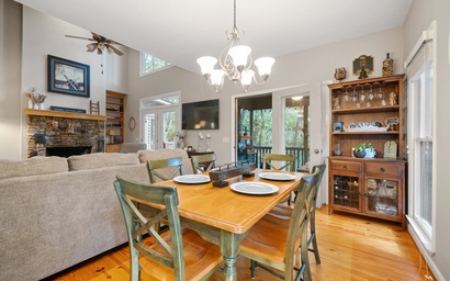 Cozy Mountain Getaway 17