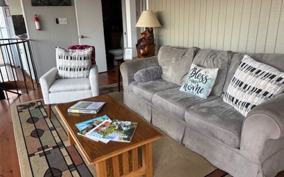 Treetopper Knoll Chalet 10