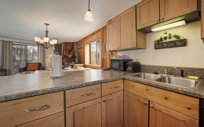 Beaver Village Unit #1824R 3