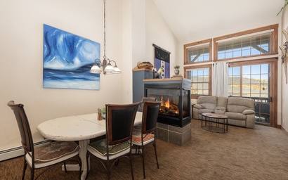 Kicking Horse Palomino 7-302 5