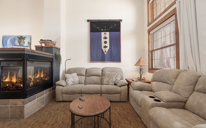 Kicking Horse Palomino 7-302