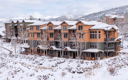 Kicking Horse Palomino 7-102