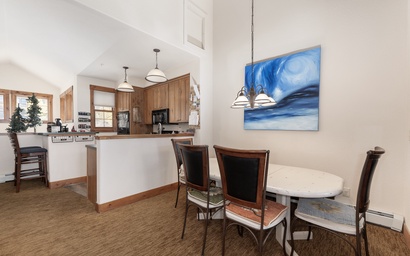 Kicking Horse Palomino 7-302 6