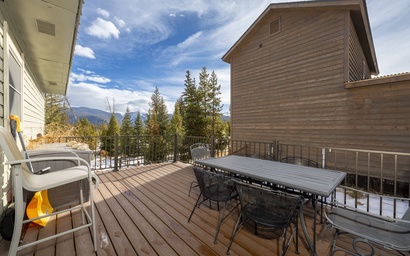 874 Kinnikinnick Rd 4