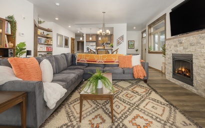 448 Cranmer Unit 103