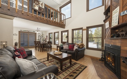 874 Kinnikinnick Rd 3