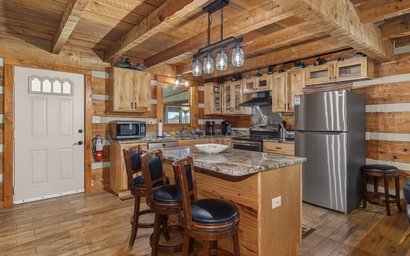 Friendly Bear Cabin 2 5