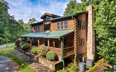 Eagles Perch Pool Cabin