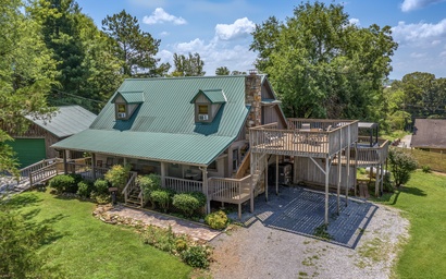 Friendly Bear Cabin 2 8