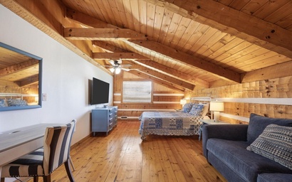 Mountain Grace Lake Retreat 10