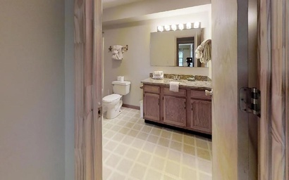 Biltmore Escape 8