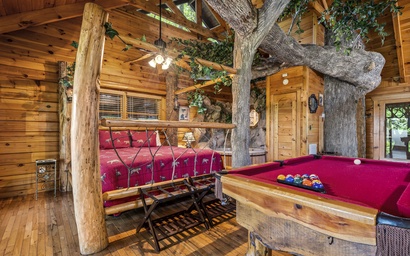 Gatlinburg Enchanted Treehouse 5