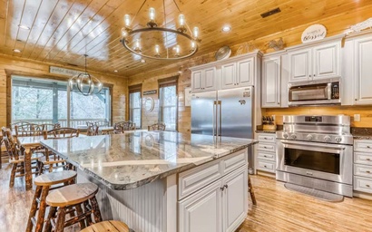 The Great Dogwood Manor 3