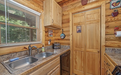 Giddy Up Cabin 7