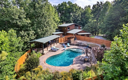 Eagles Perch Pool Cabin