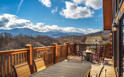 Smoky's Grand View 2