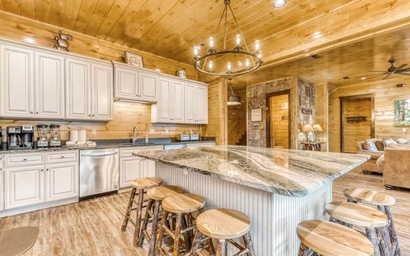 The Great Dogwood Manor 8